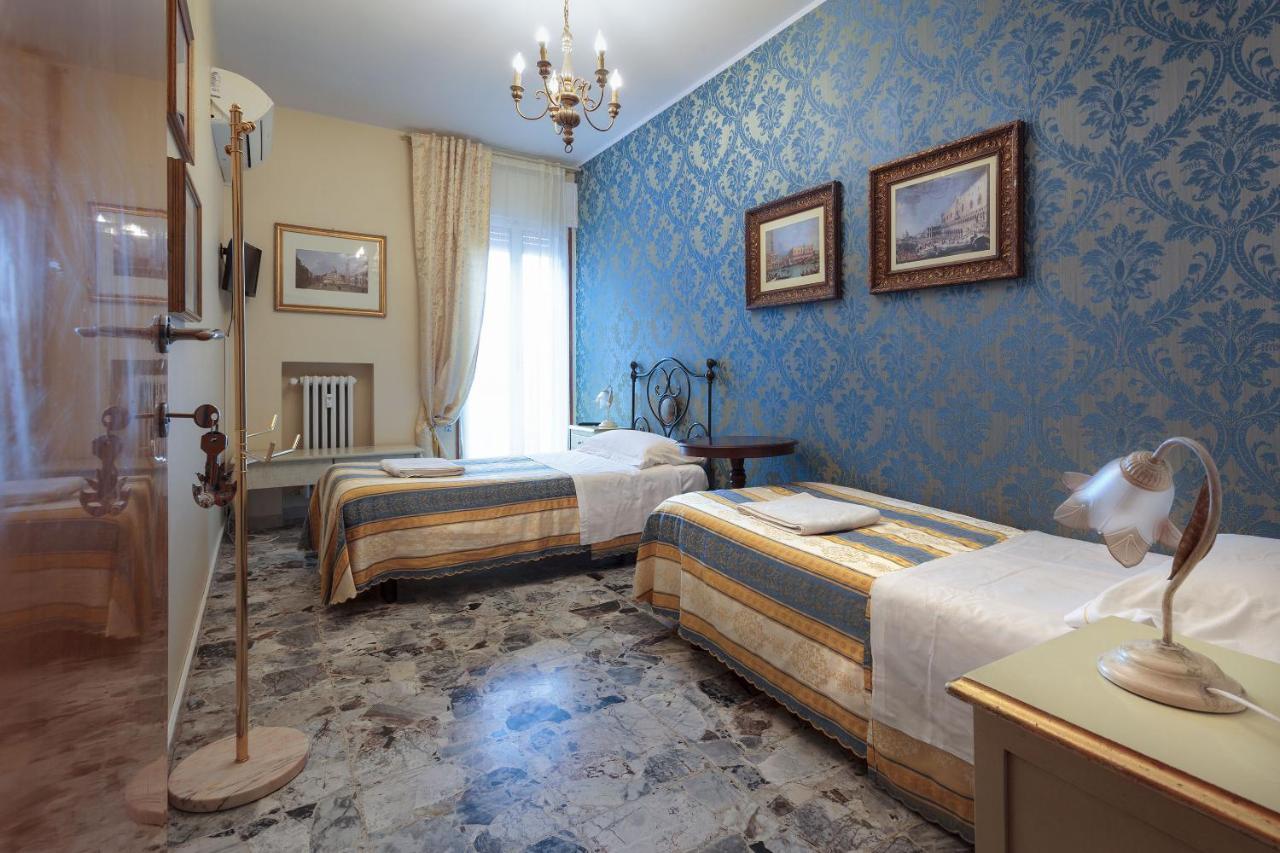 Il Giramondo Местре Екстериор снимка