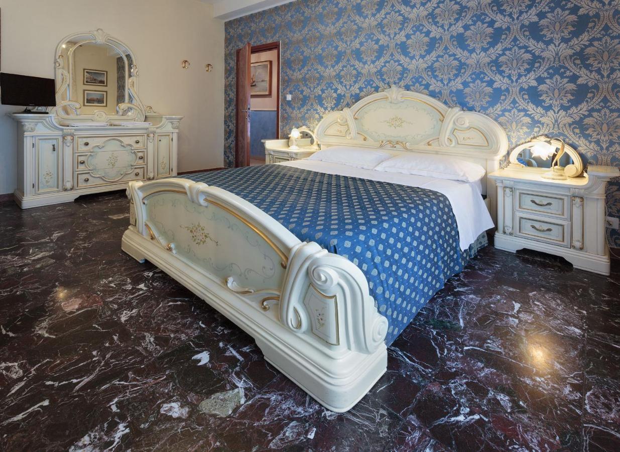 Il Giramondo Местре Екстериор снимка